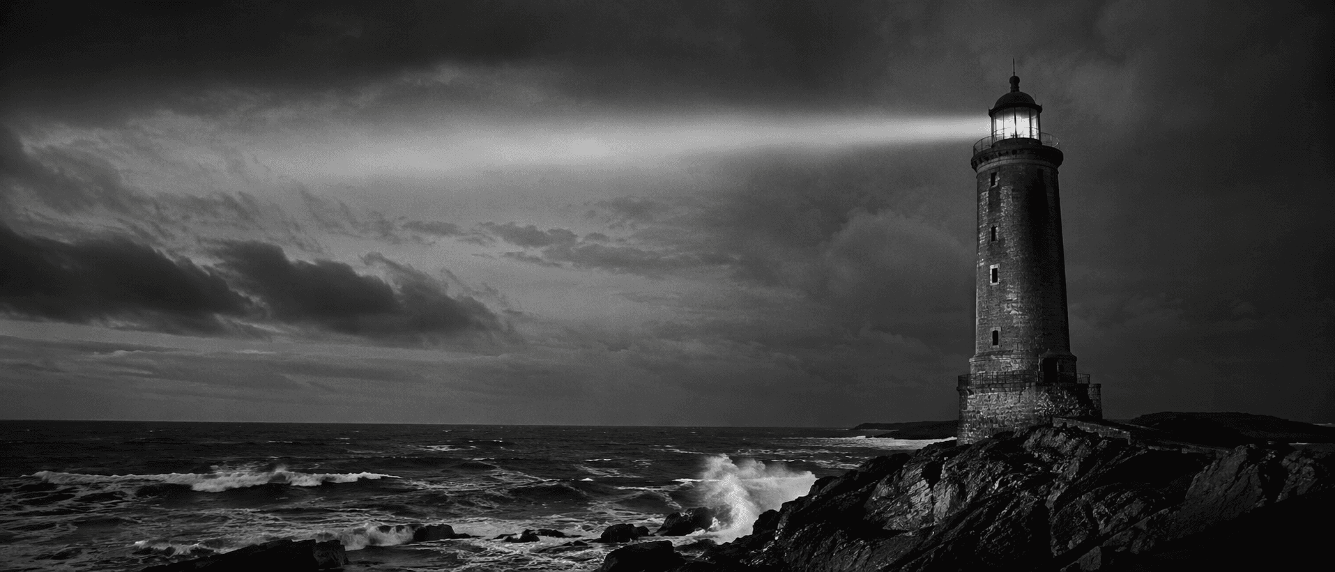 Phare en Bretagne au crépuscule